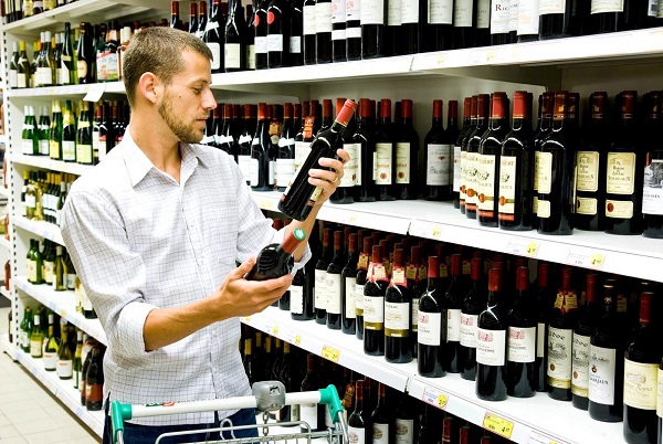 С системой блокчейн потребитель сможет отследить путь бутылки от производителя до розничного магазина